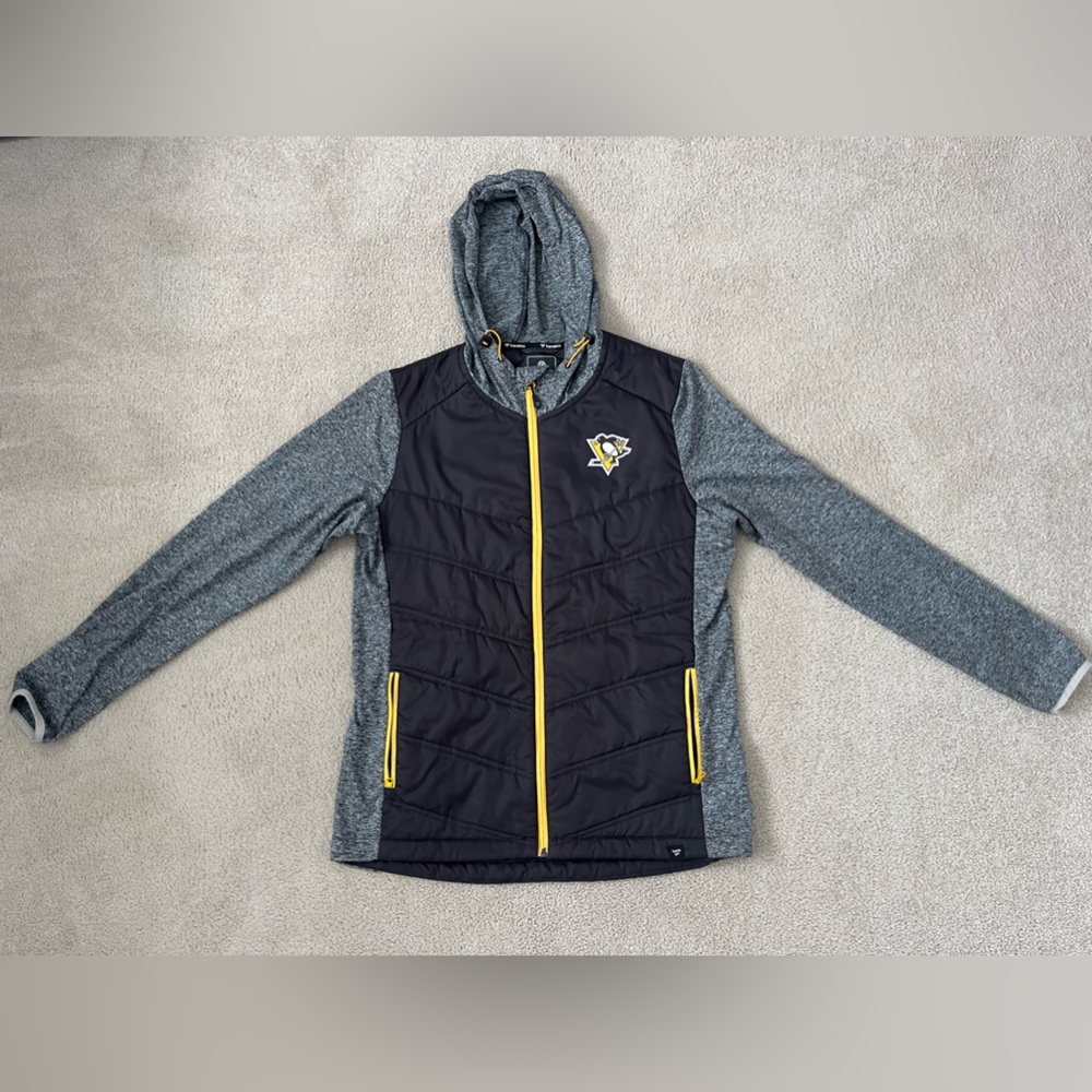 Men’s Zip Up- size Large